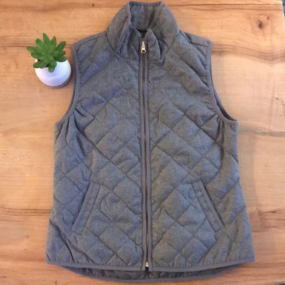Old Navy Jackets & Blazers - Old Navy Gray Quilted Vest Lined w Pockets Small